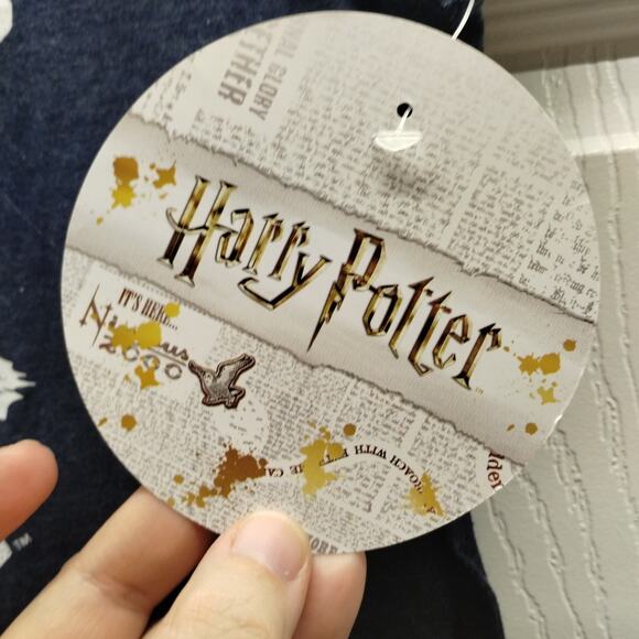 Harry Potter NWT Juniors Size Large Hogwarts Quidditch Blue Graphic T-Shirts - Picture 5 of 6